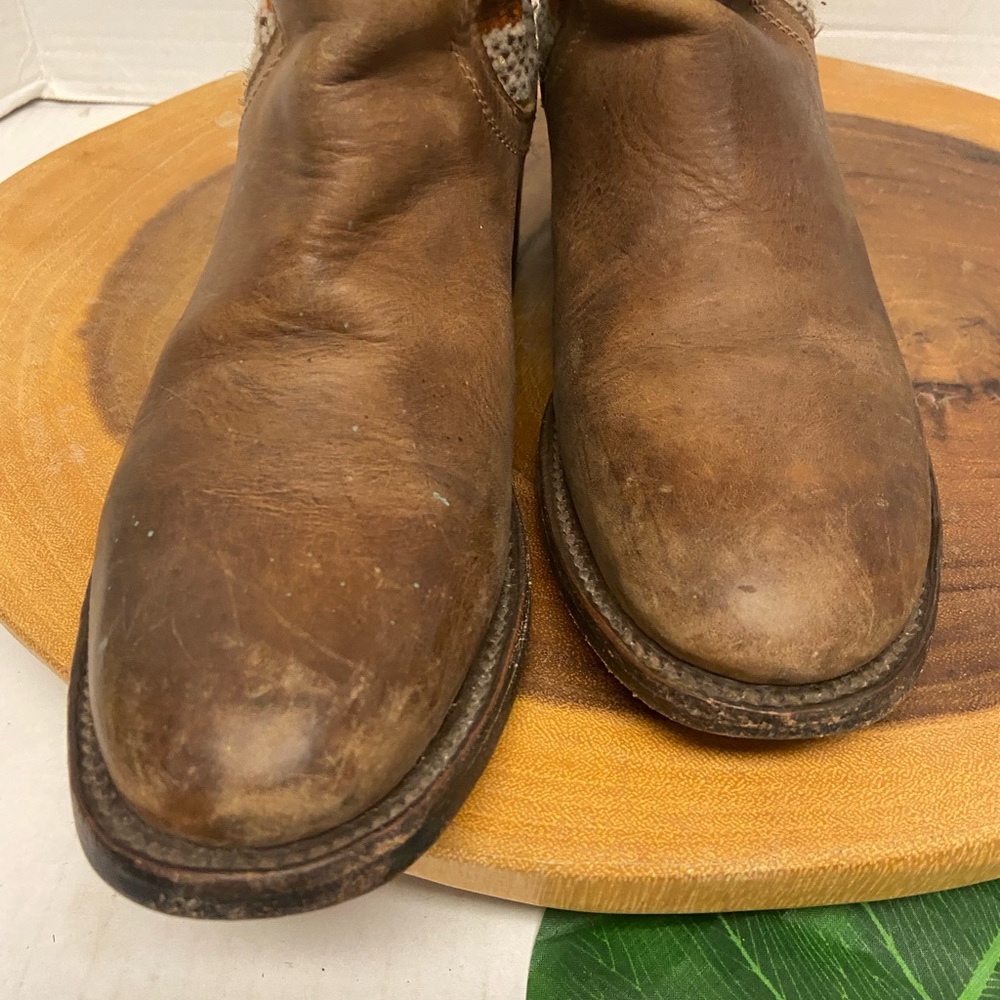 Free Bird CABLO Southwest Tapestry Blanket Booties - Picture 5 of 11